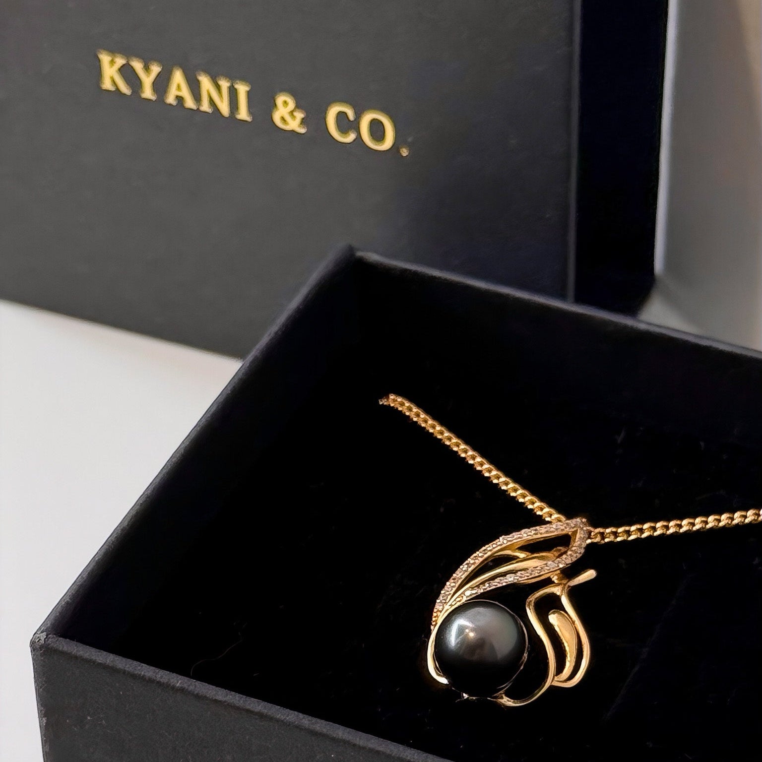 Kainalu Wave Pendant Tahitian Pearl Necklace