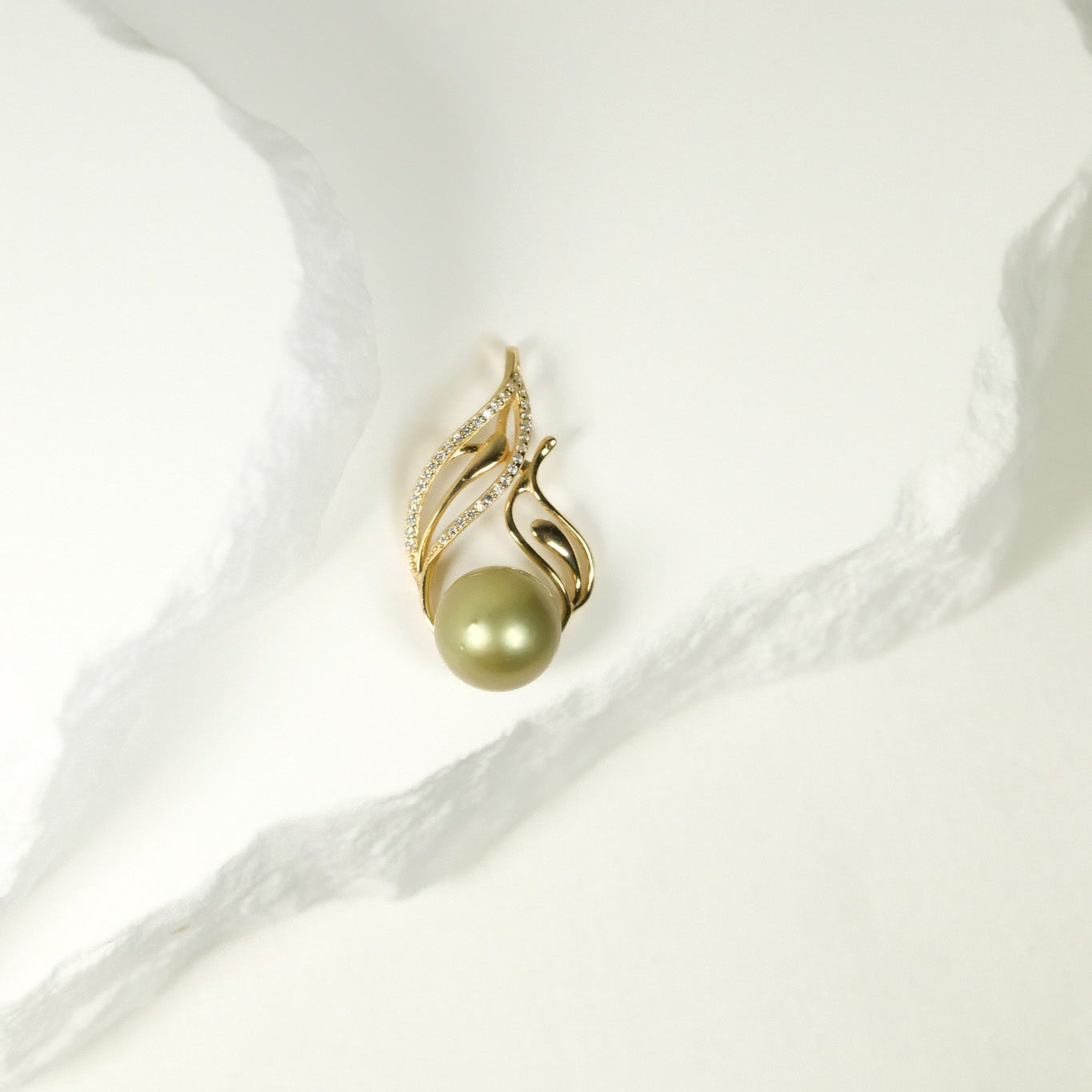 Nalu Pistachio Tahitian Pearl Necklace