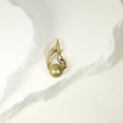 Nalu Pistachio Tahitian Pearl Necklace