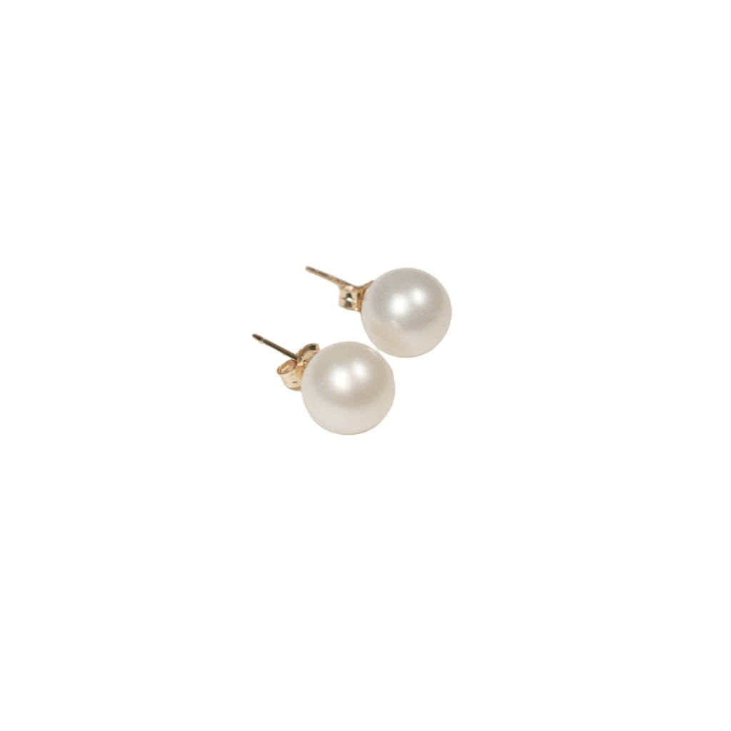 The Signature Classic Pearl Studs